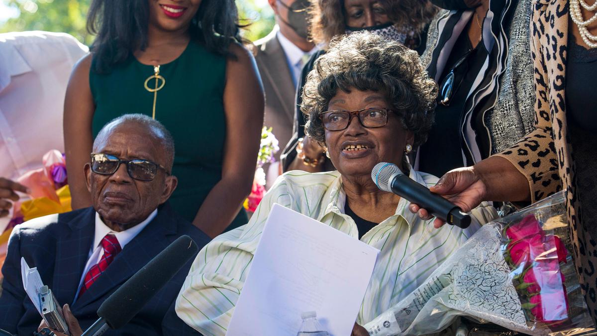 U.S. civil rights pioneer Claudette Colvin dead at 86