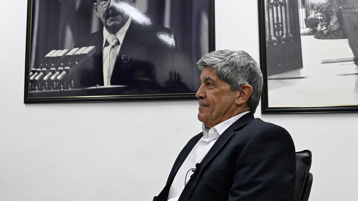 Cuba confirms ‘communications’ with U.S., but says no negotiations yet