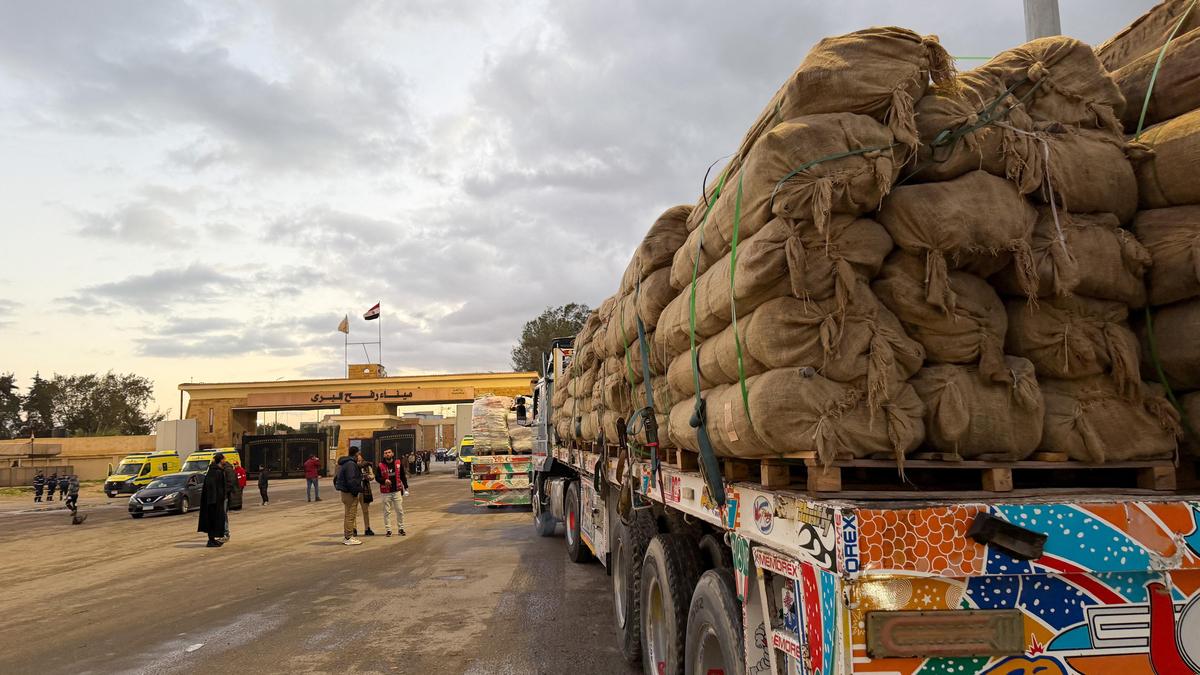A dozen people, including Israeli soldiers, charged with smuggling goods into Gaza