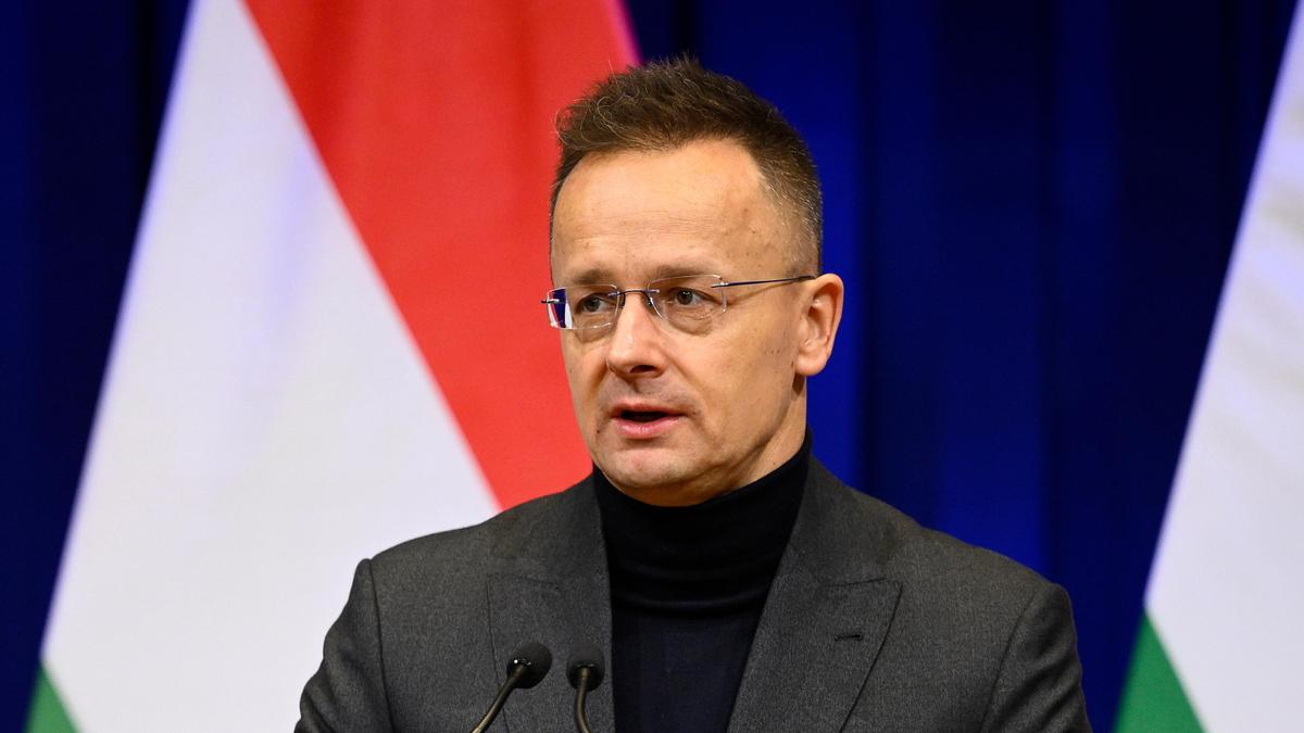 Hungary says it will block key E.U. loan to Ukraine until Russian oil shipments resume