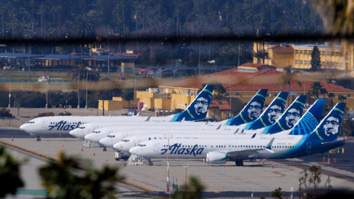 Alaska Airlines jet overflies FedEx at Newark; NTSB launches safety probe
