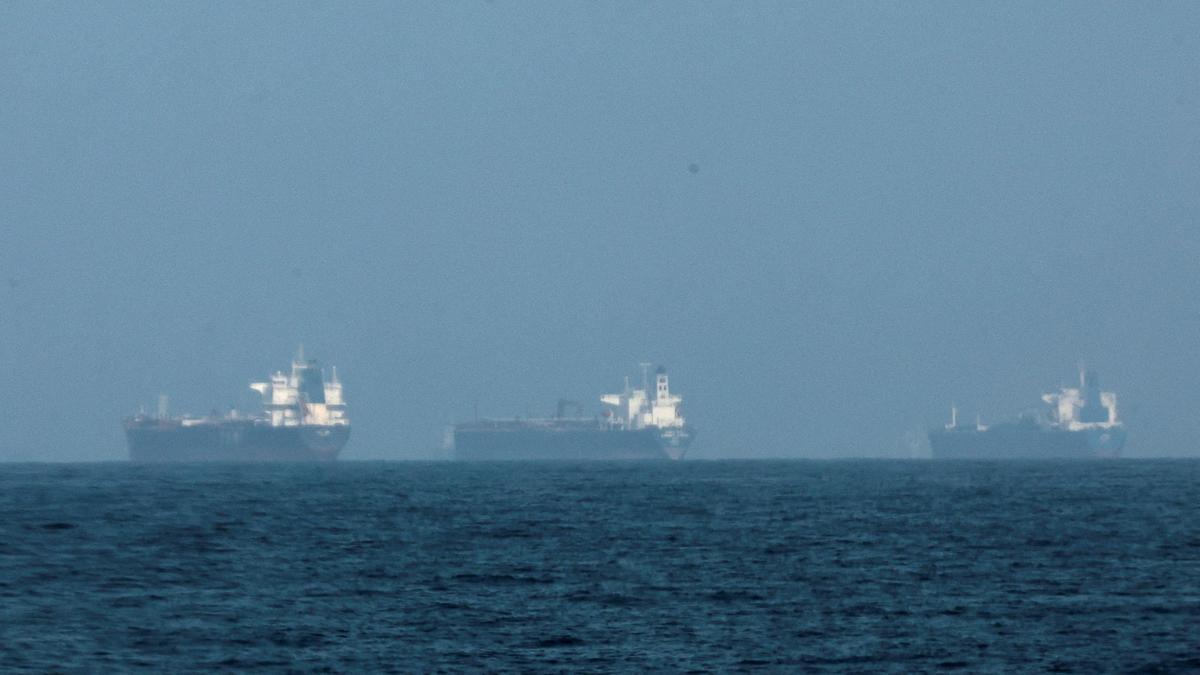 Strait of Hormuz disruption: Pakistan seeks Saudi oil supplies via Yanbu port