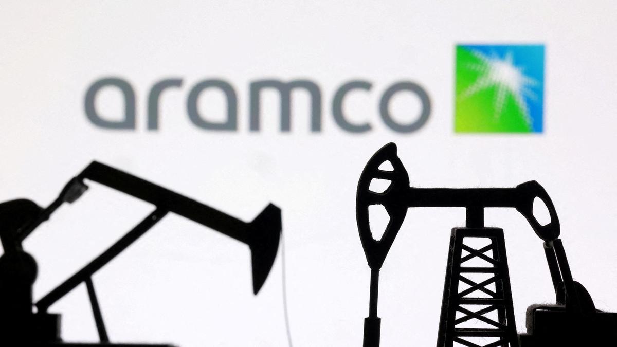 Saudi Aramco cuts oil supply to Asia for second month in April