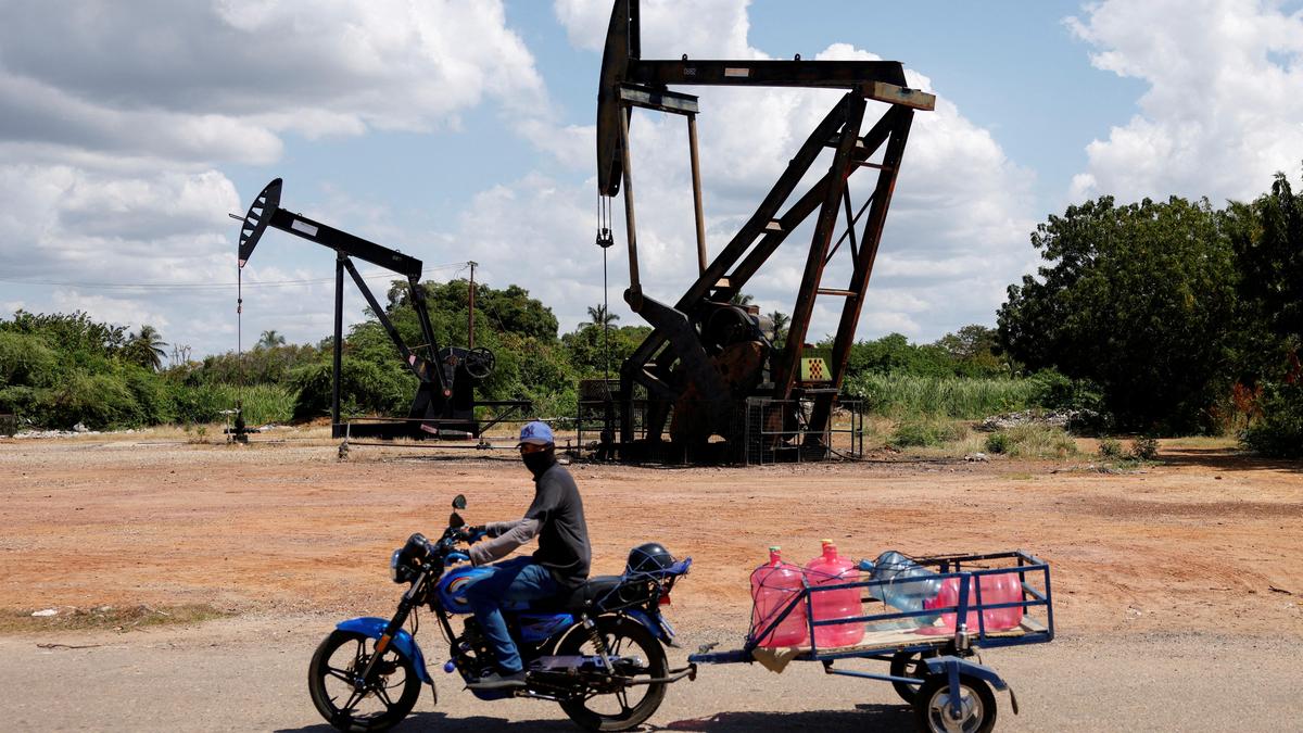 U.S. eases Venezuela oil sanctions as Trump seeks to boost world oil supply during Iran war