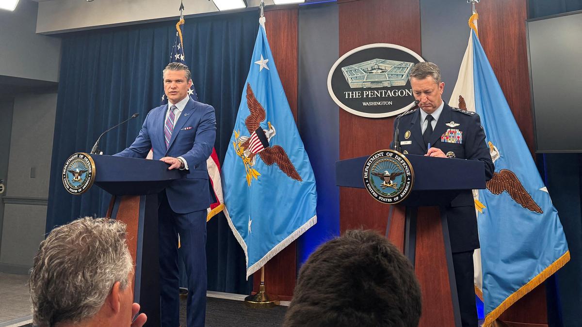 U.S. judge blocks restrictive Pentagon press access policy