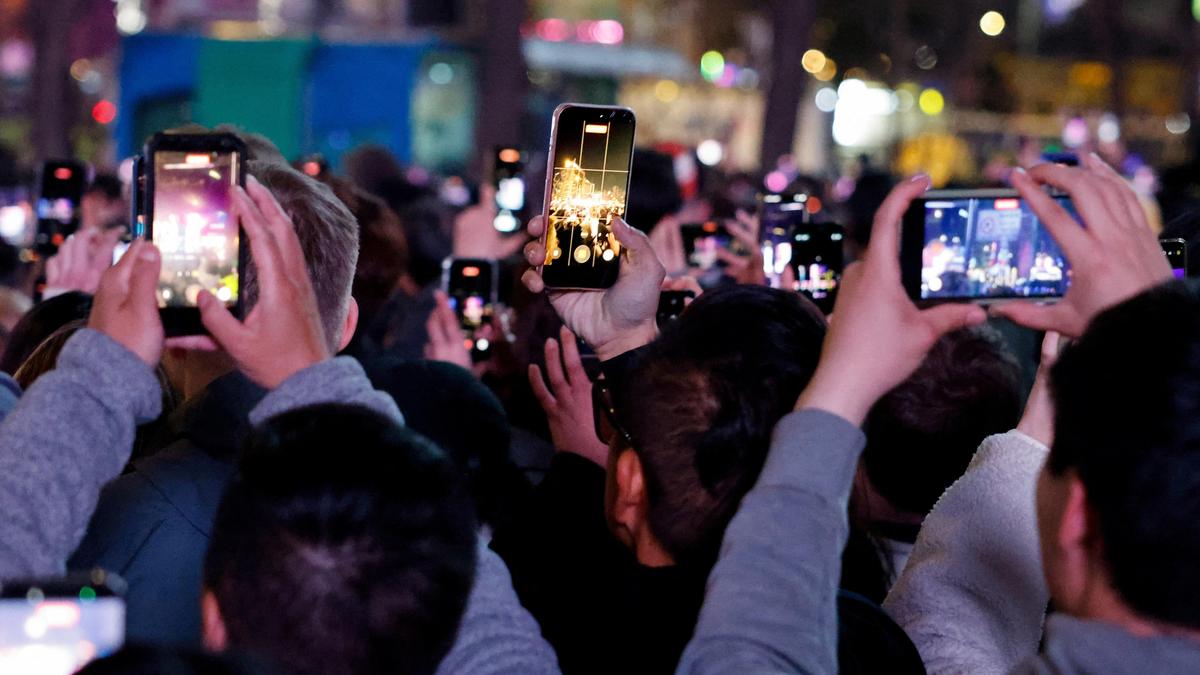 U.S. social media addiction trial jury struggles for consensus