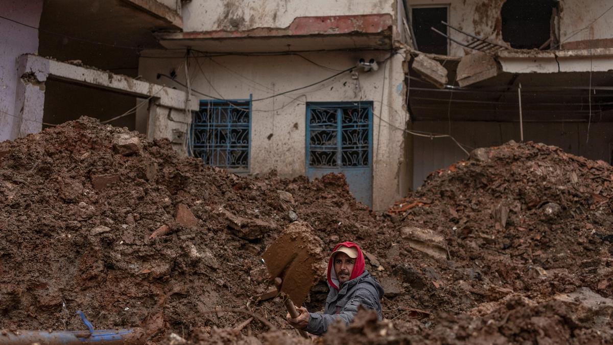 Iran-Israel war LIVE: Trump extends deadline for Iran to open Strait of Hormuz to April 6