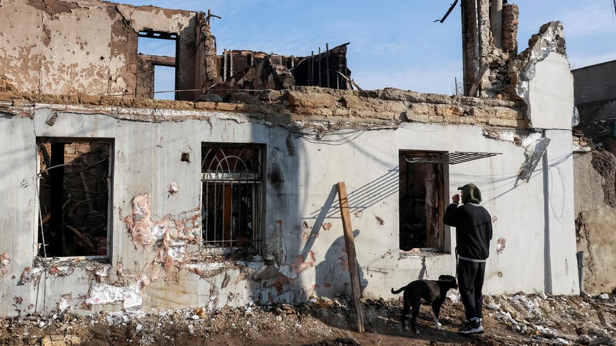 Ukraine, Russia renew drone strikes after Easter truce