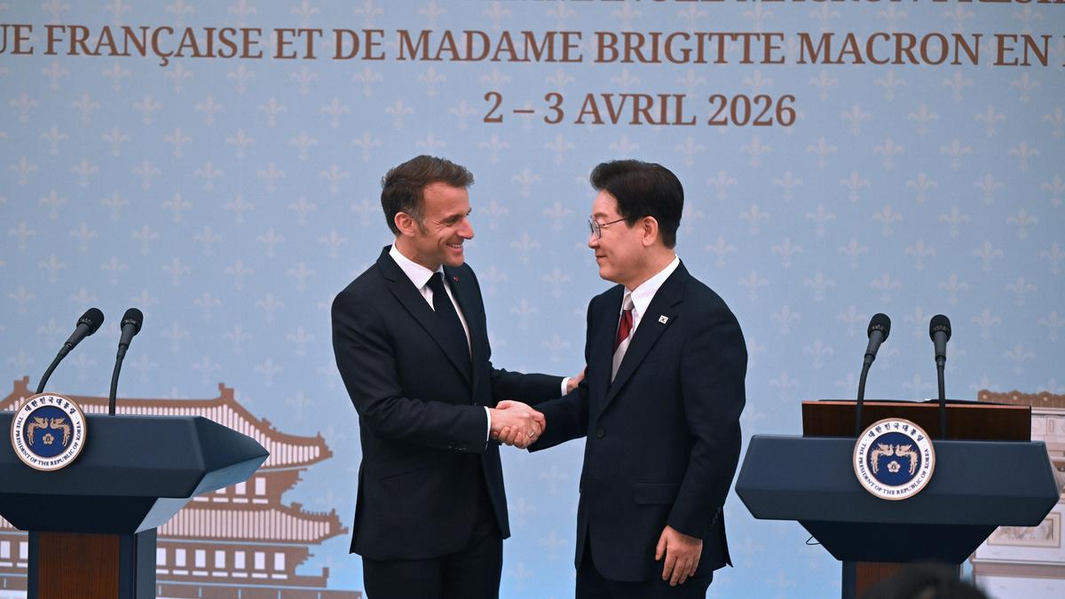 French, South Korean leaders say they’ll work together on Strait of Hormuz