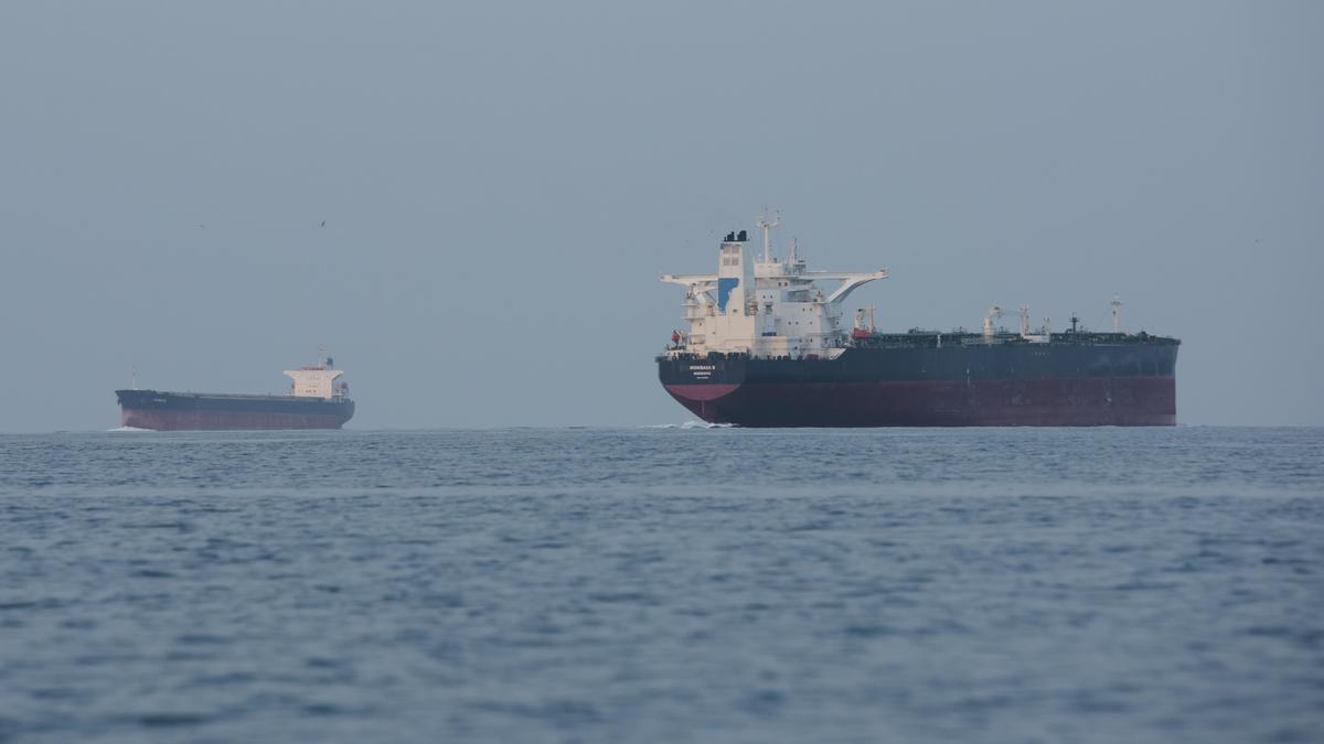 Iran fully closes Strait of Hormuz over U.S. blockade